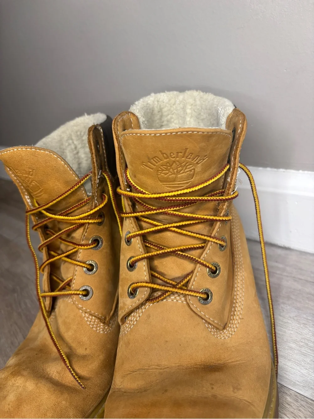 Timberland Wheat Brown Lace-Up Work Boots with Sherpa Collar